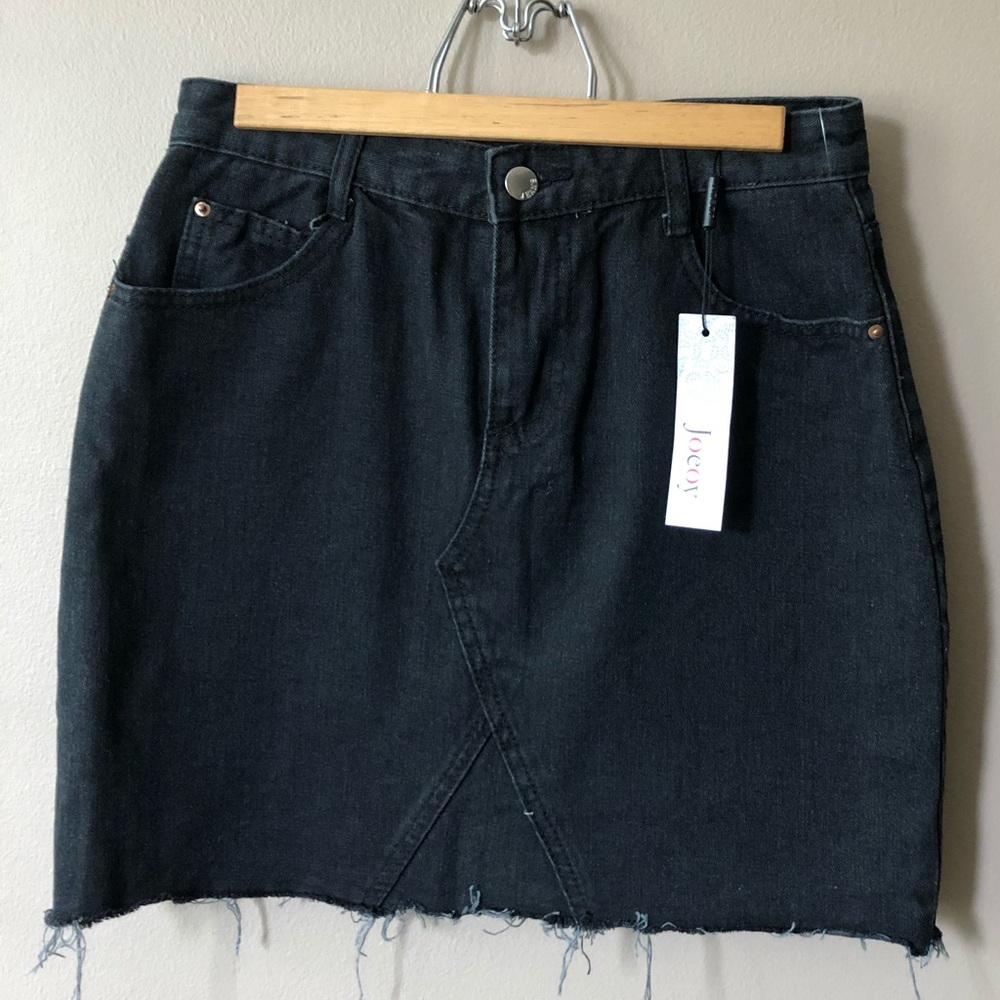 NWT JOEOY black jean mini skirt with frayed end